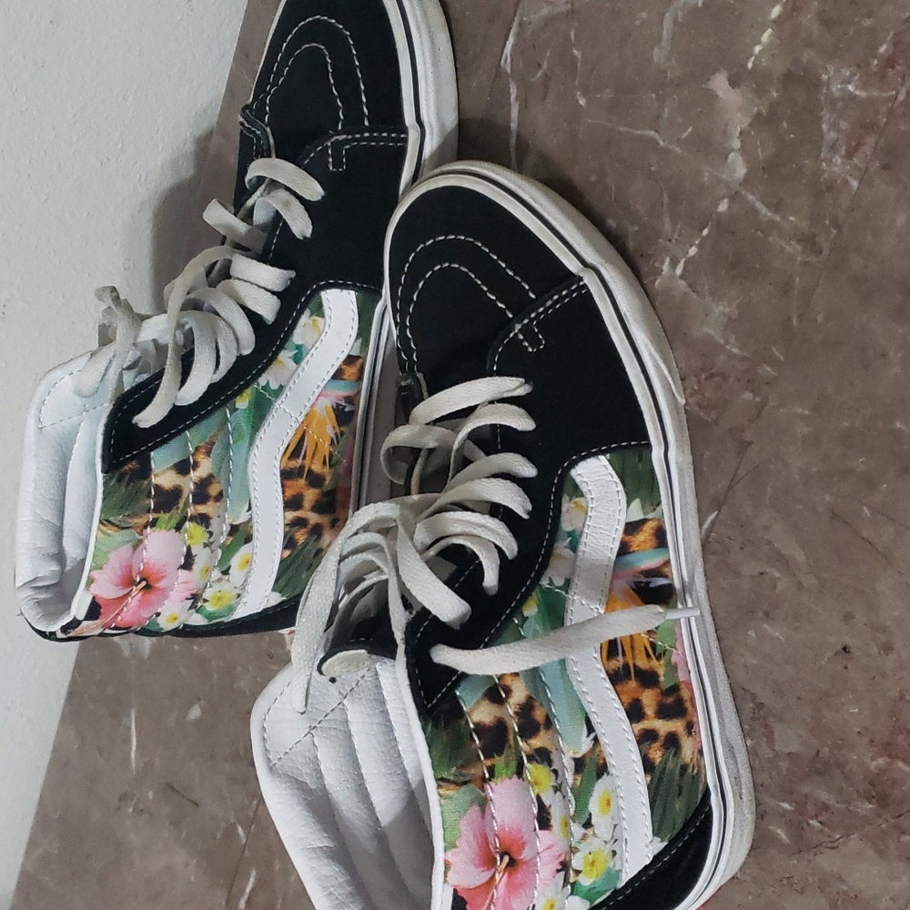 Womens size 8.0 High top vans